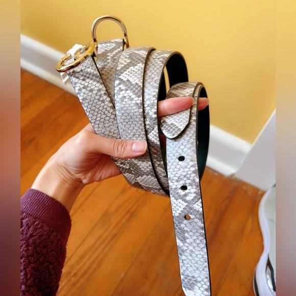 NWT Womens Calvin Klein Reversible Snake Python Reptile Print Belt Black Gray - Picture 3 of 4